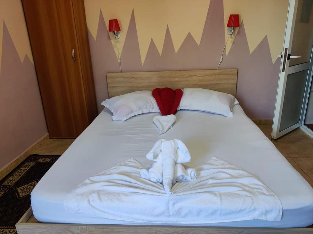 Vila Robert Hotel Schitu Ngoại thất bức ảnh