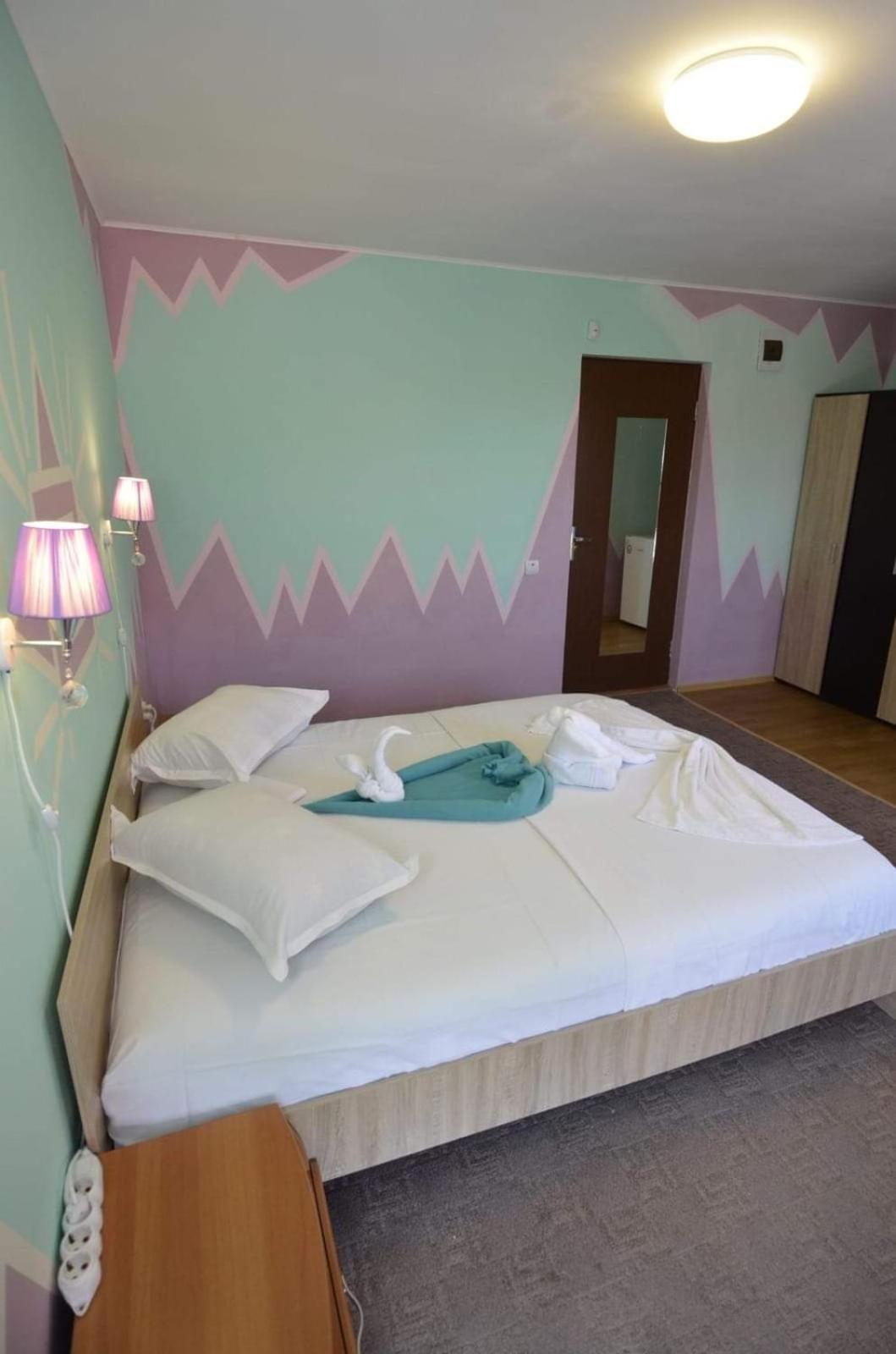Vila Robert Hotel Schitu Ngoại thất bức ảnh